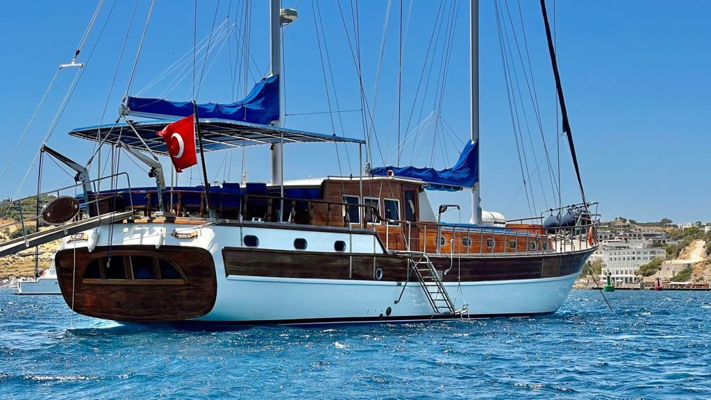 tutta-yacht